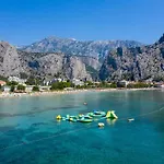 Boho River And Sandy أوميس