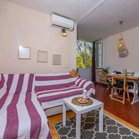 Apartment Beachfront Penthouse Boho Omiš