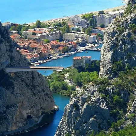 Central Apartment Boho Omis Sandy Beach Omis