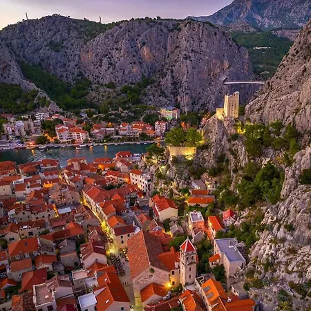 Beachfront Penthouse Boho Appartement Omiš