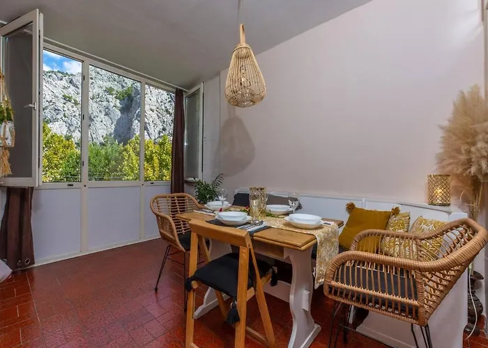 Boho River And Sandy *